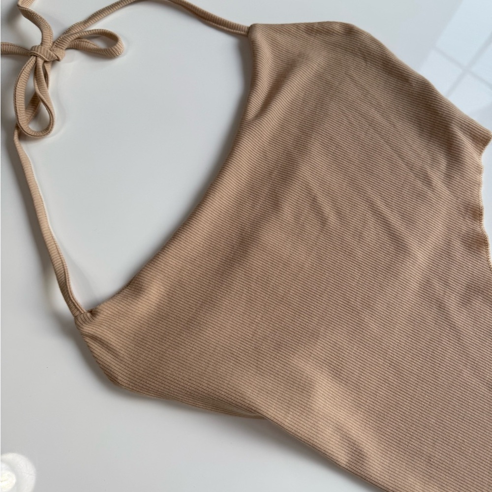 FLASH SALE⚡️ASOS Asymmetrical Ribbed Halter Top - Picture 2 of 4